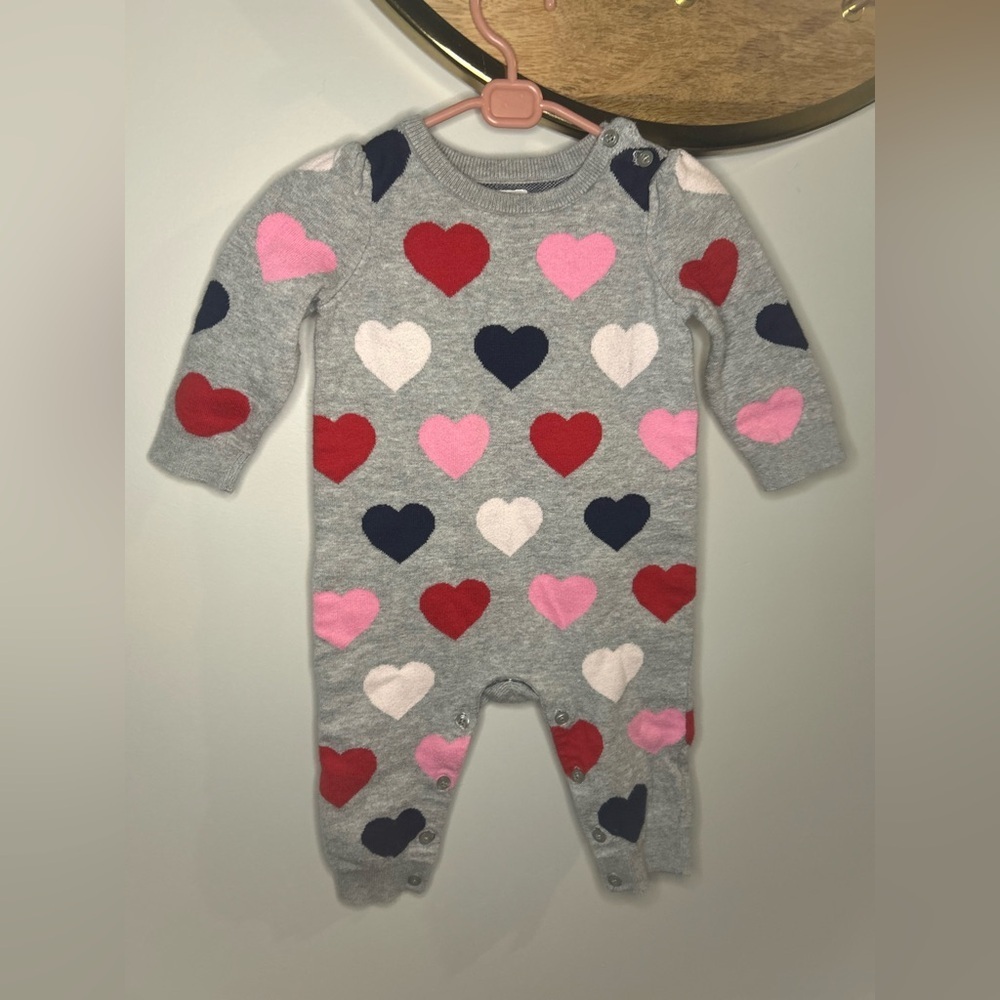 5 For $30 GAP Gray One Piece with Heart Pattern